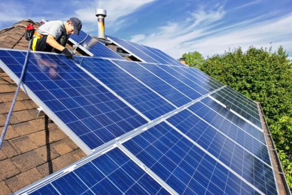 What to Know Before Removing and Installing Solar Panels